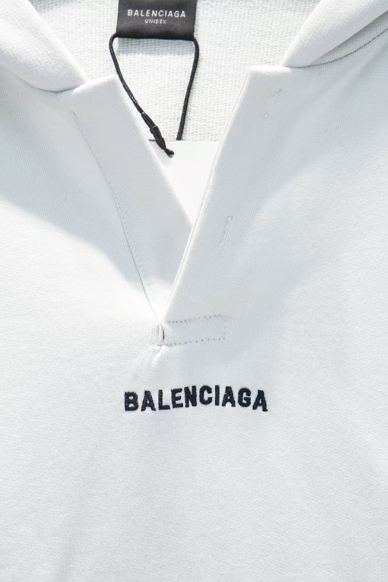 New open chest embroidered hooded sweatshirt