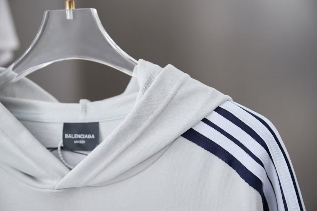 New embroidered hooded sweatshirt