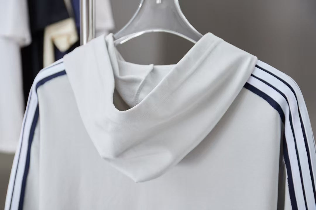 New embroidered hooded sweatshirt