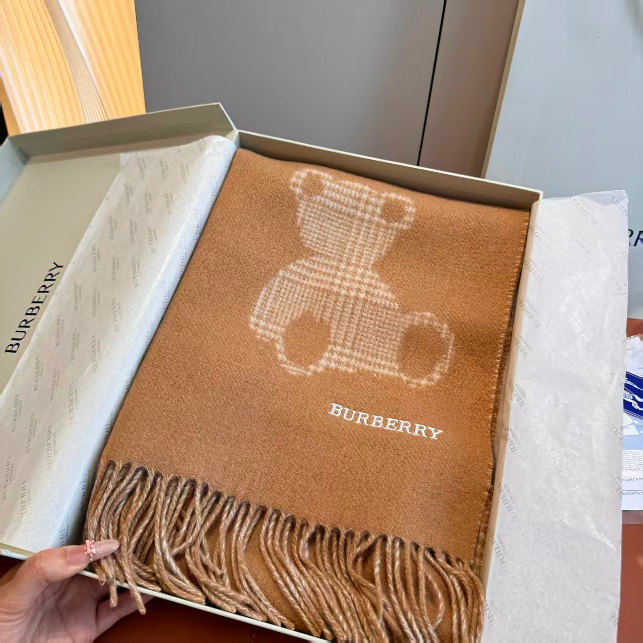 New cashmere scarf