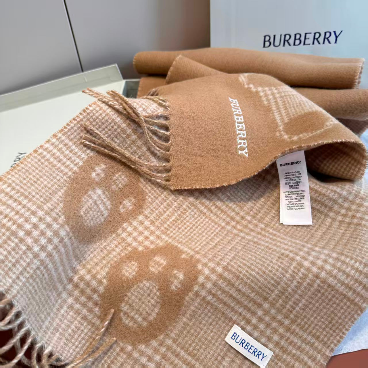 New cashmere scarf