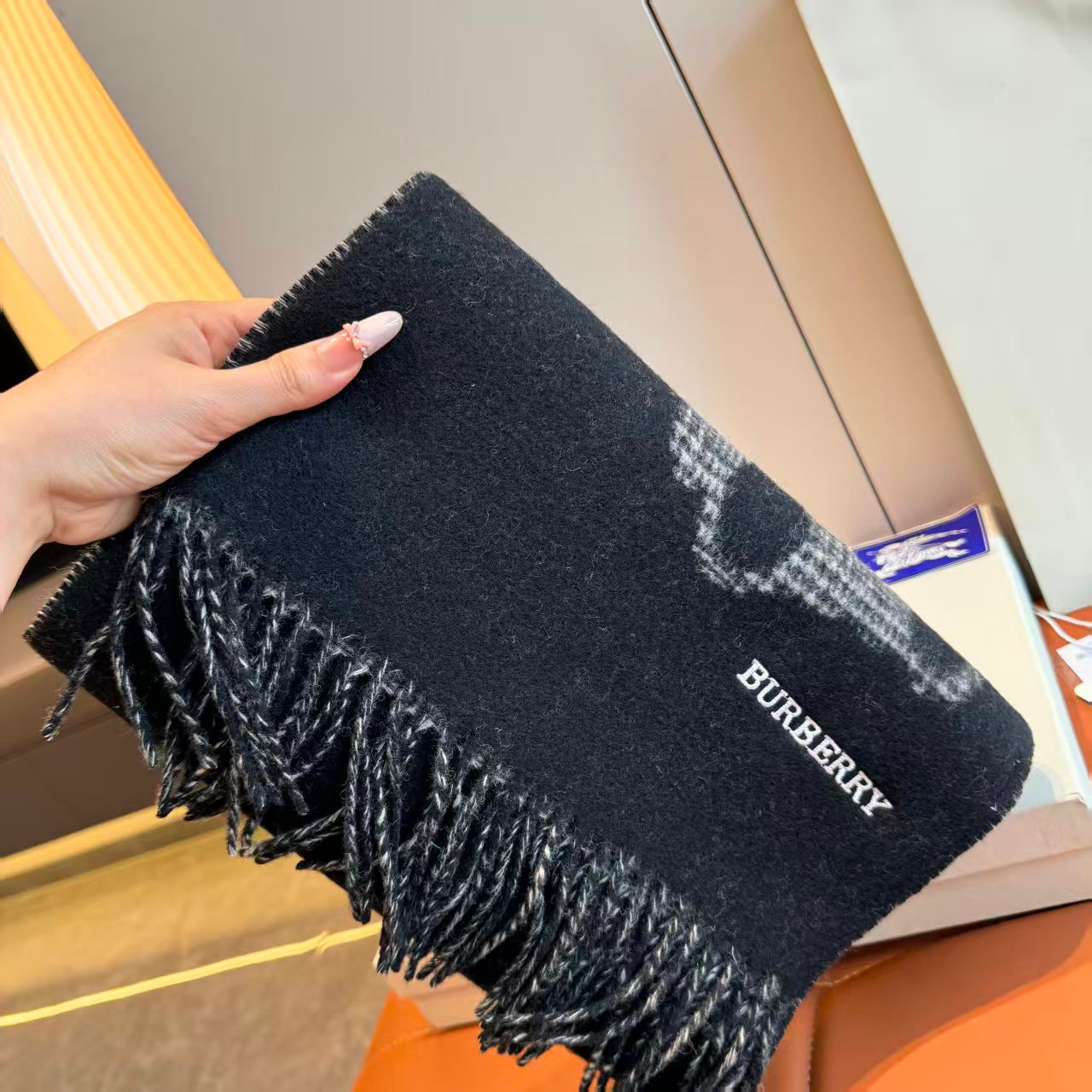 New cashmere scarf