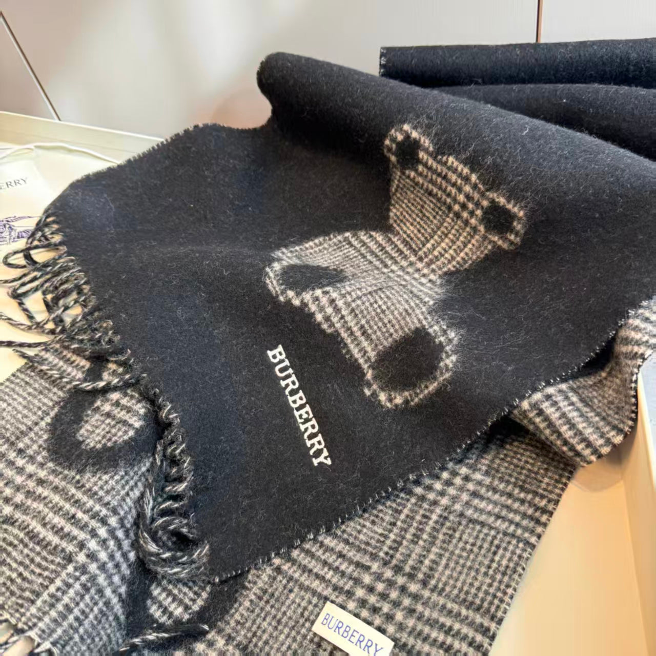 New cashmere scarf