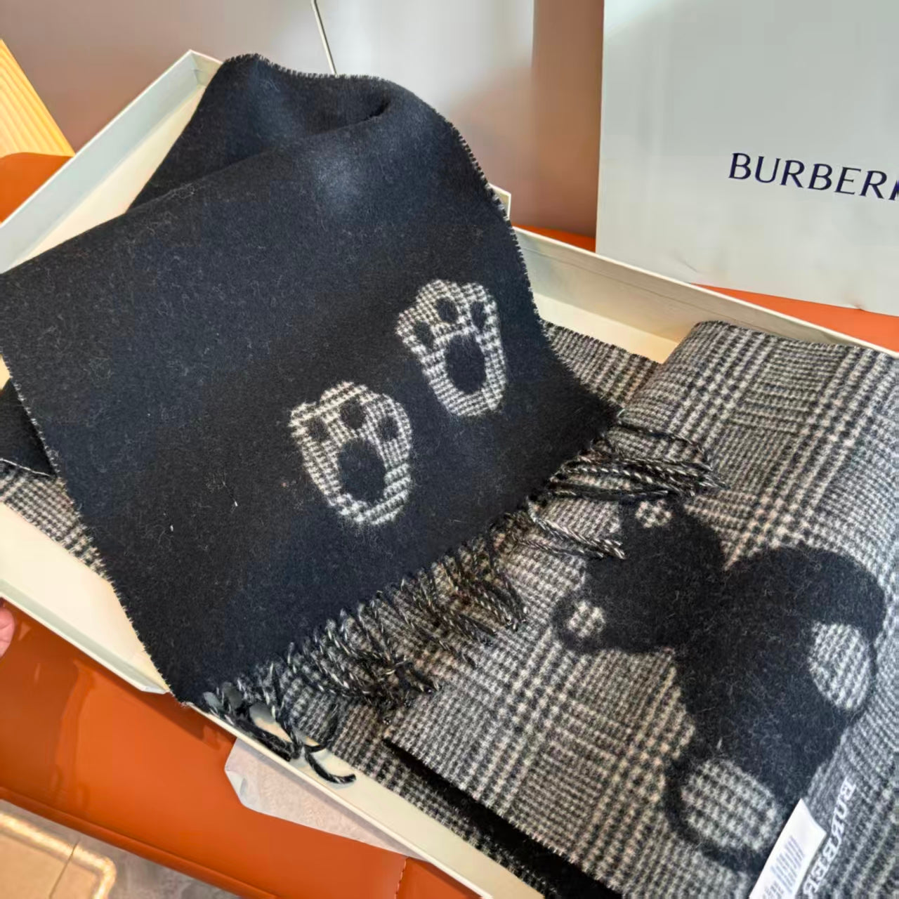 New cashmere scarf