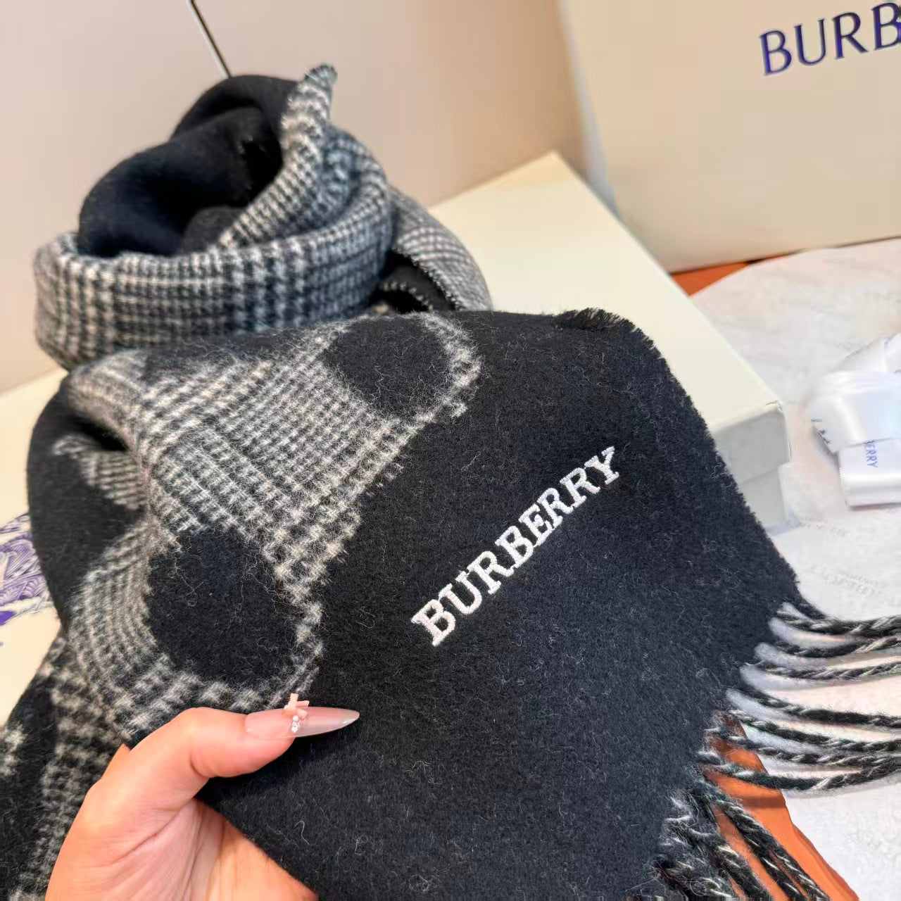 New cashmere scarf