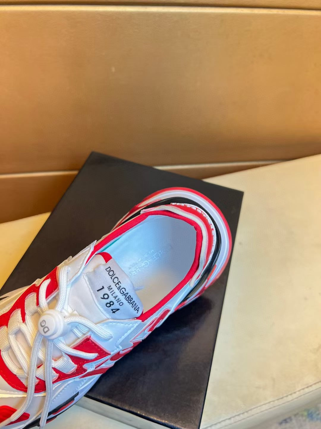 Fashionable men's casual sports shoes