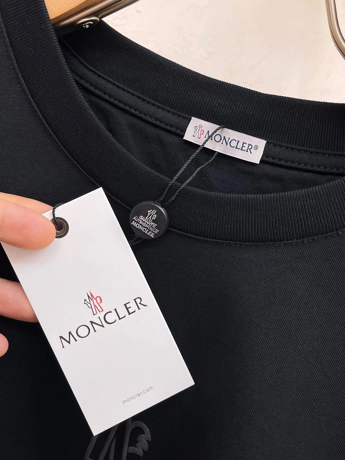 Fashionable classic short sleeved T-shirt