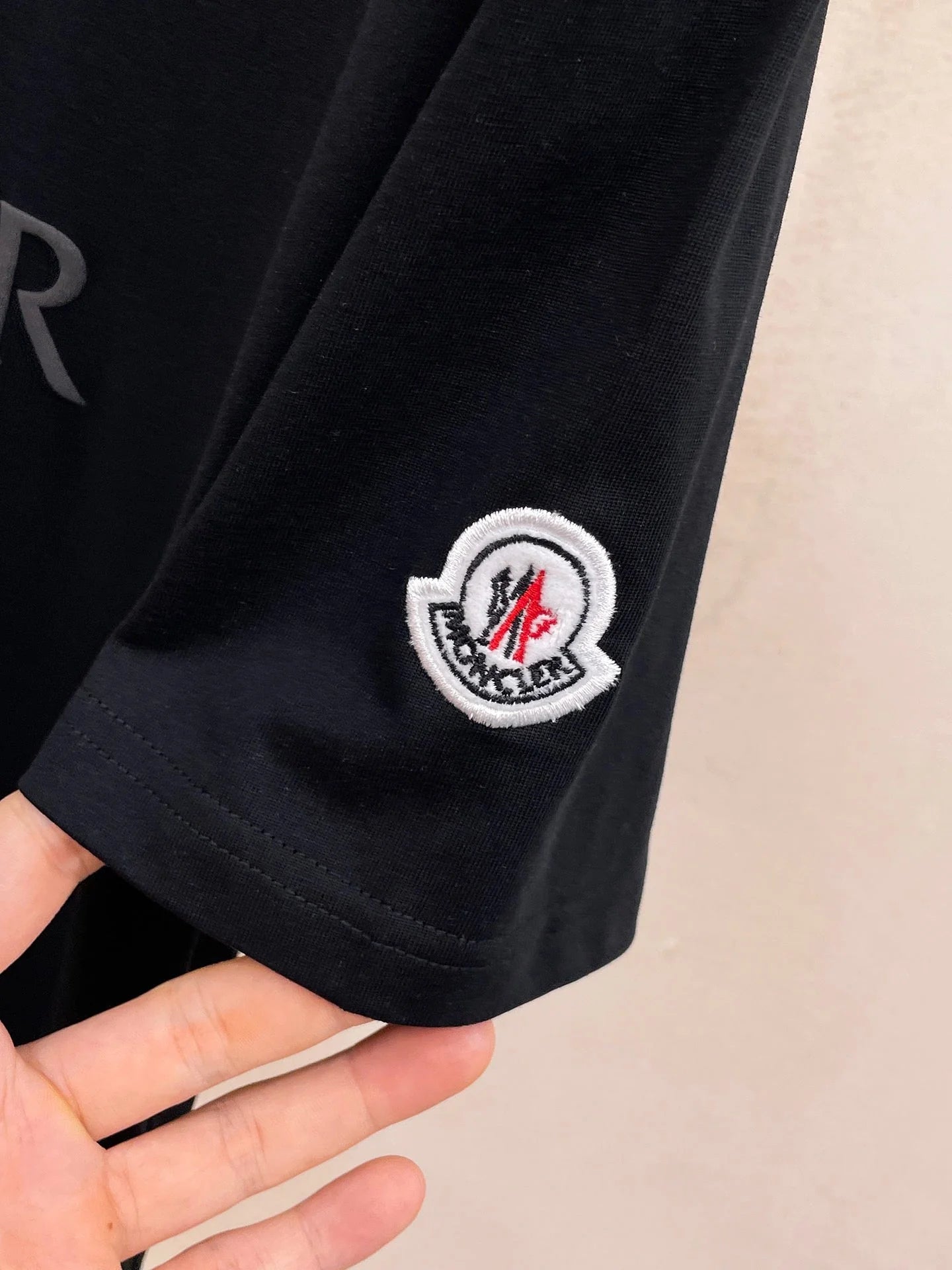 Fashionable classic short sleeved T-shirt