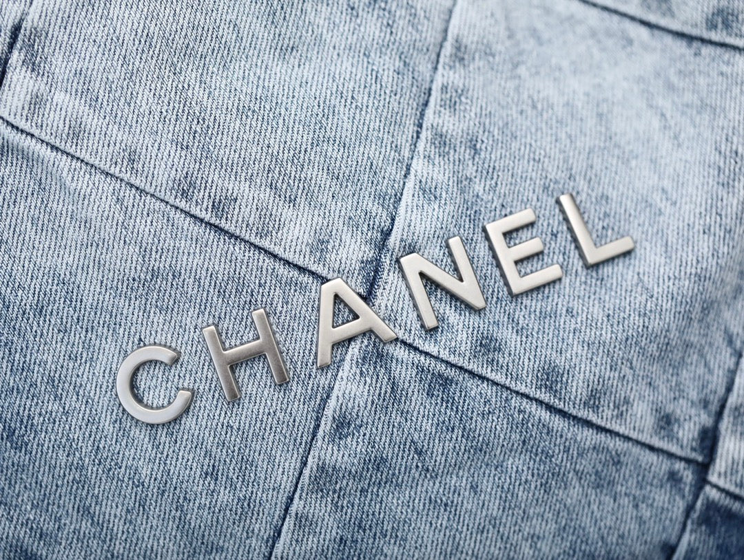 Handbag Washed Denim & Tone Metal Light