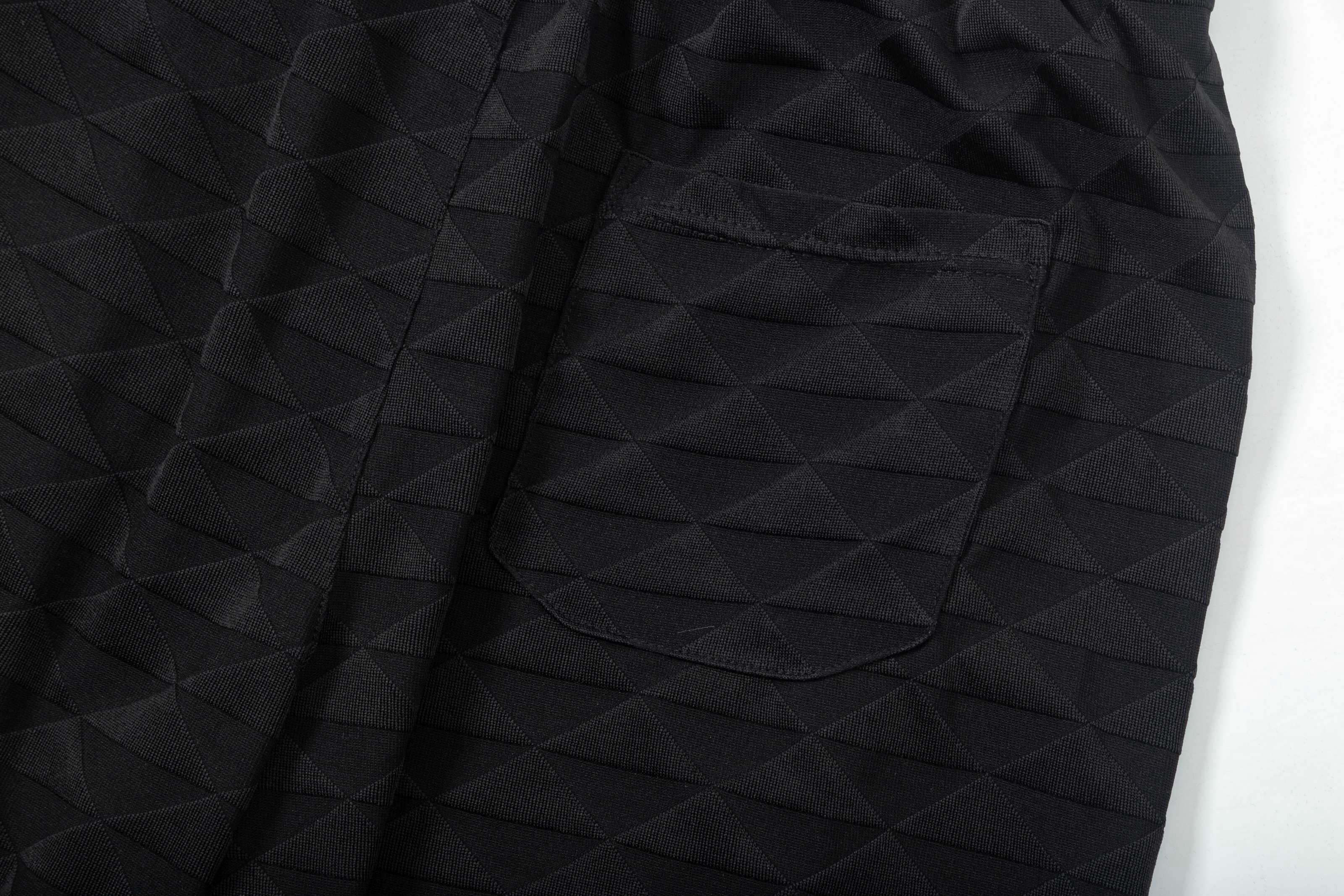 Triangle Embroidery Shorts