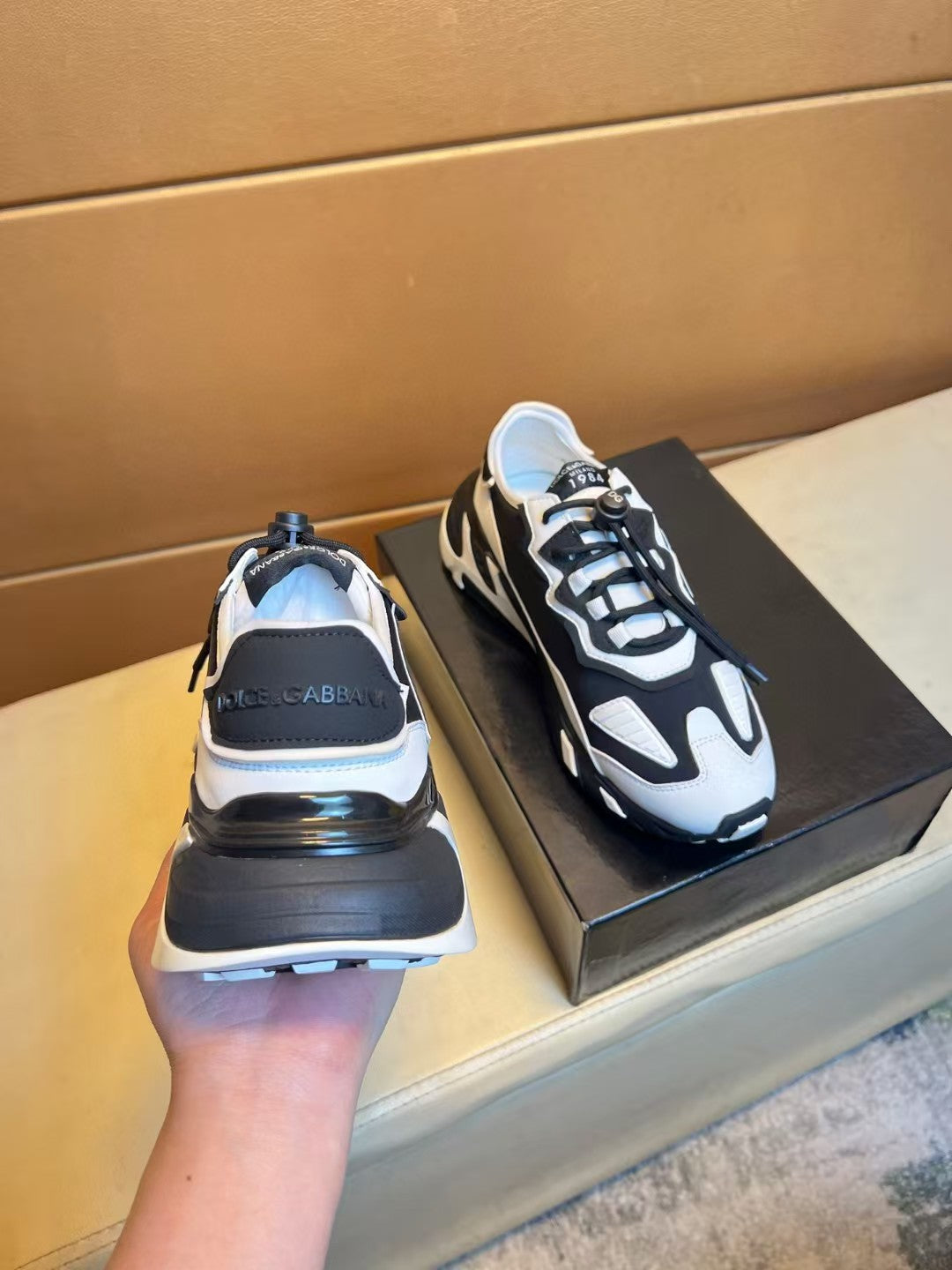 Fashionable men's casual sports shoes