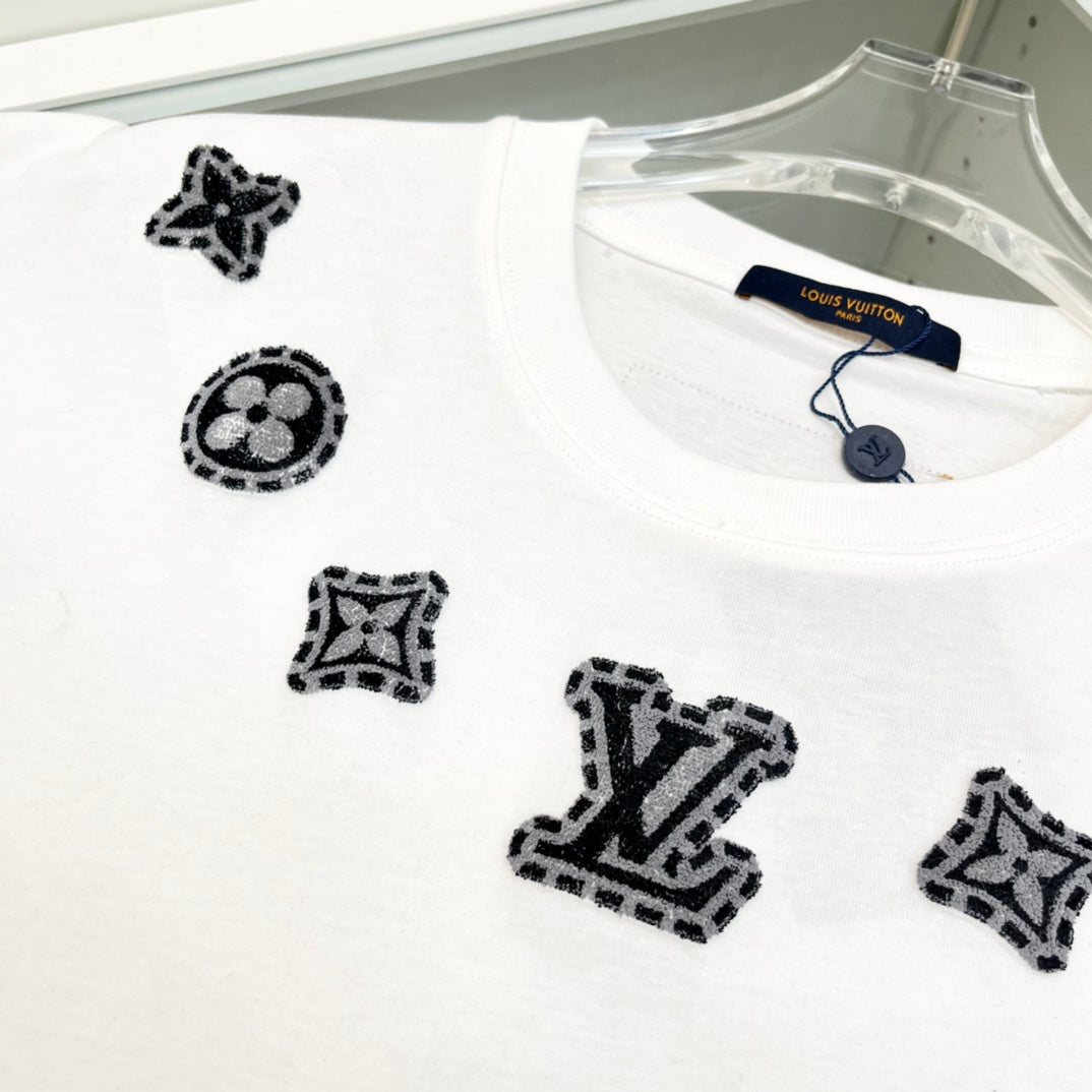 Three-Dimensional Embroidery T Shirt