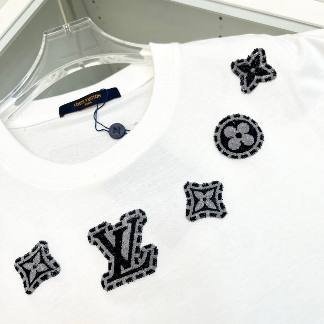 Three-Dimensional Embroidery T Shirt
