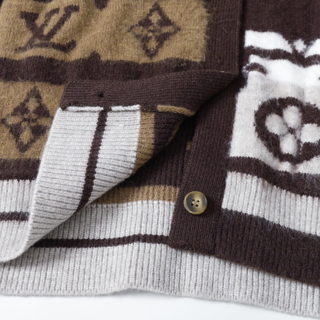 Contrast color wool sweater