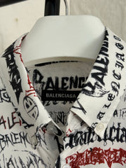 Letter printed graffiti long sleeved shirt