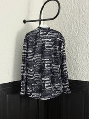 Letter printed graffiti long sleeved shirt