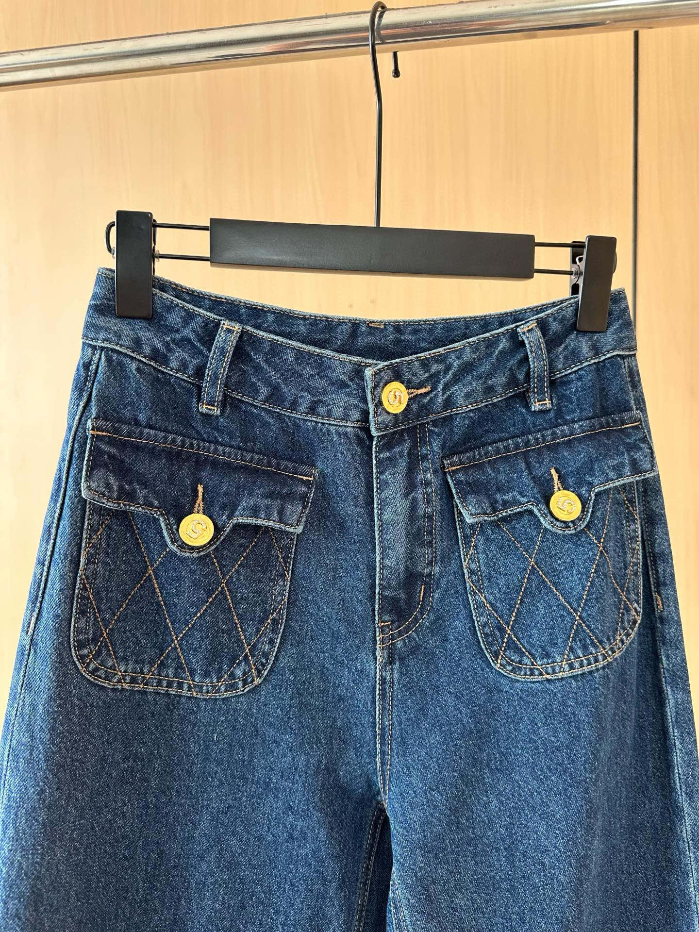 Double Pocket Bright Thread Decorative Jeans