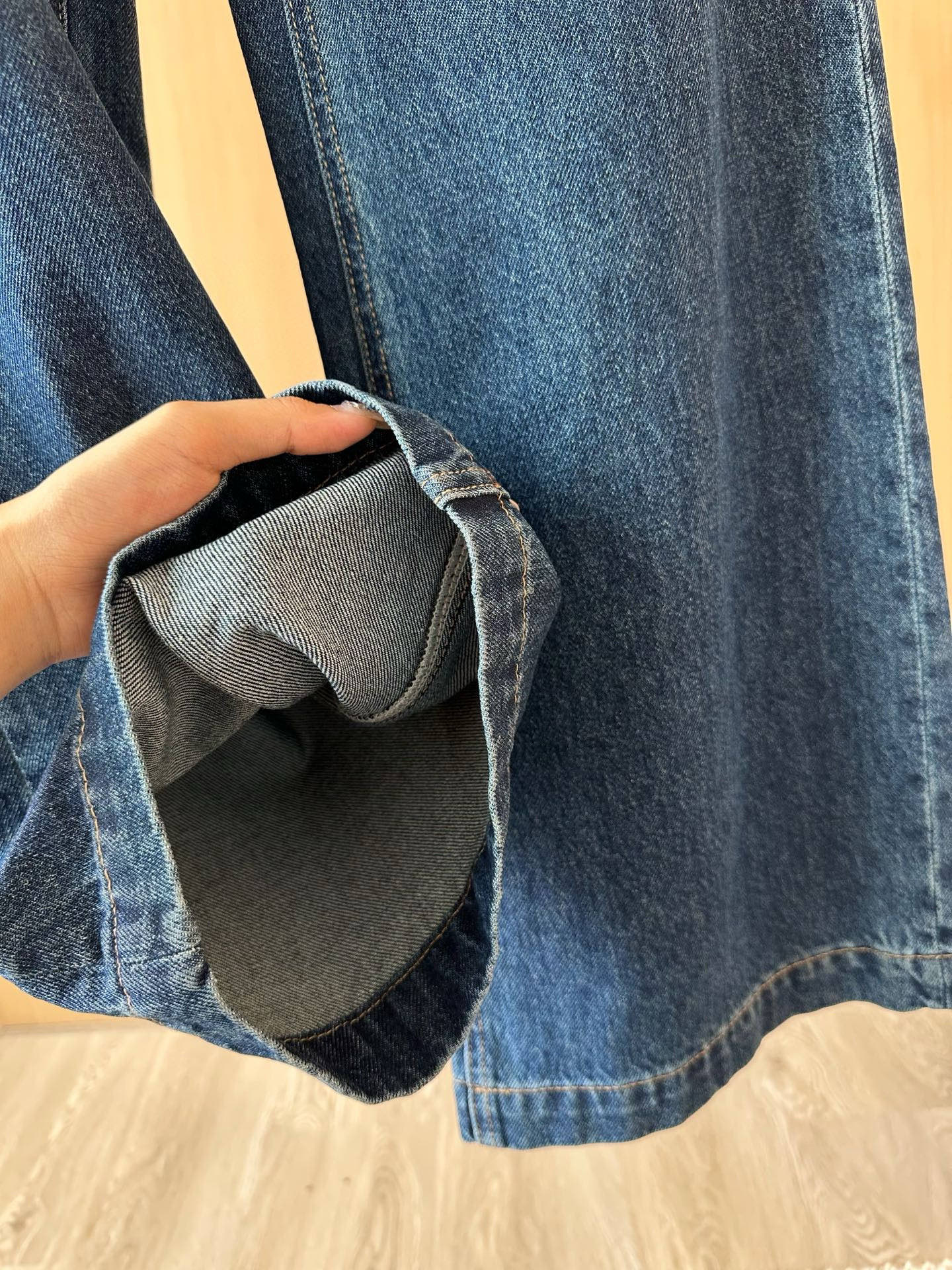 Double Pocket Bright Thread Decorative Jeans