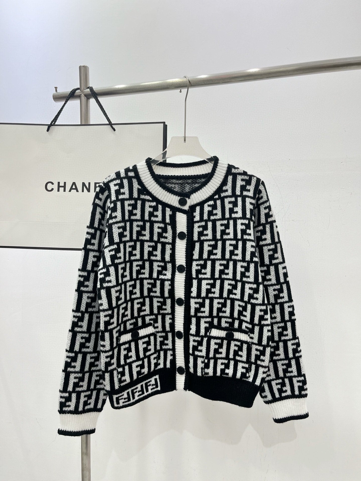 Double letter jacquard contrasting cardigan