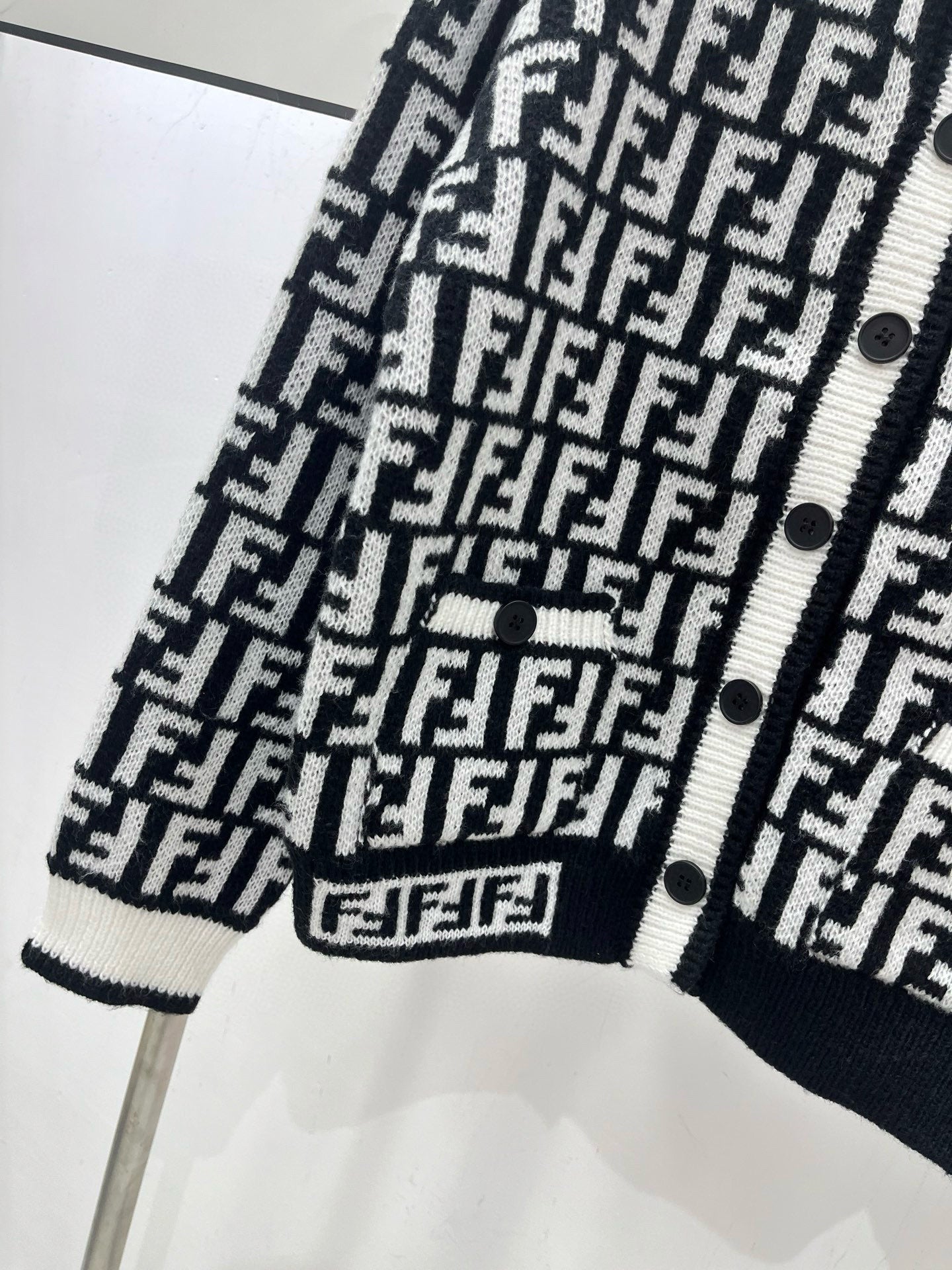 Double letter jacquard contrasting cardigan