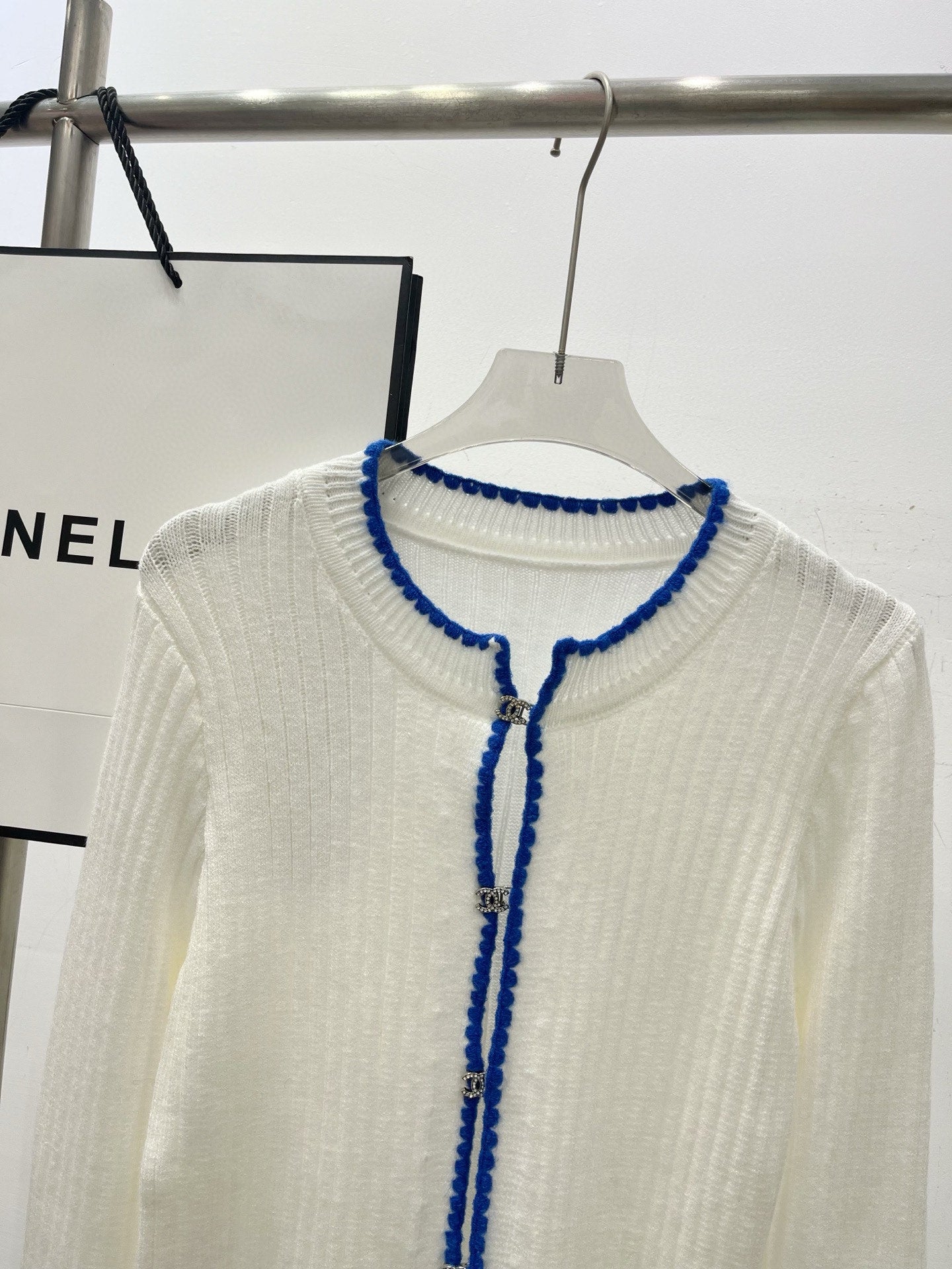 Handcrafted rope tied Xiaoxiang buttoned cardigan