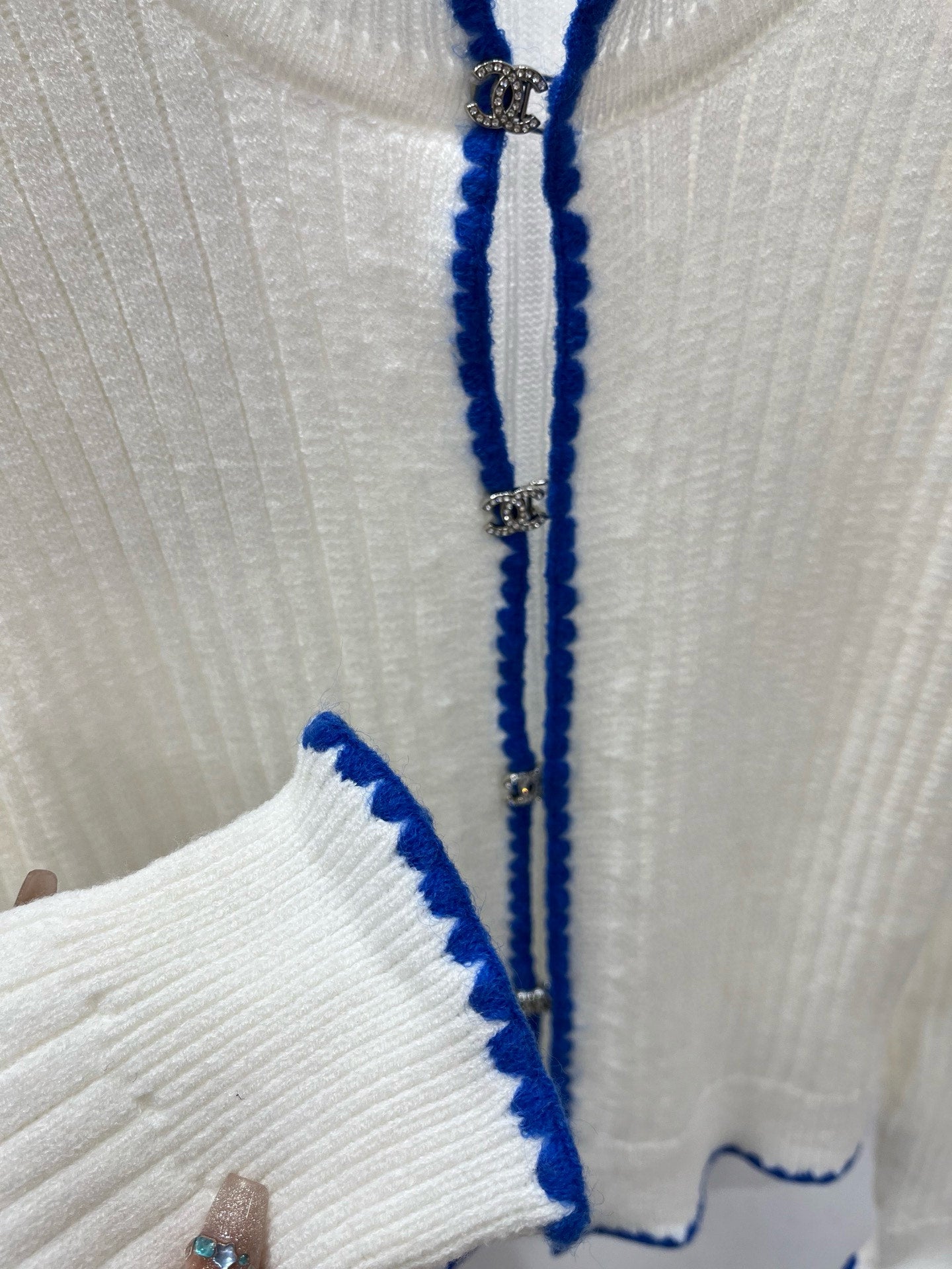 Handcrafted rope tied Xiaoxiang buttoned cardigan