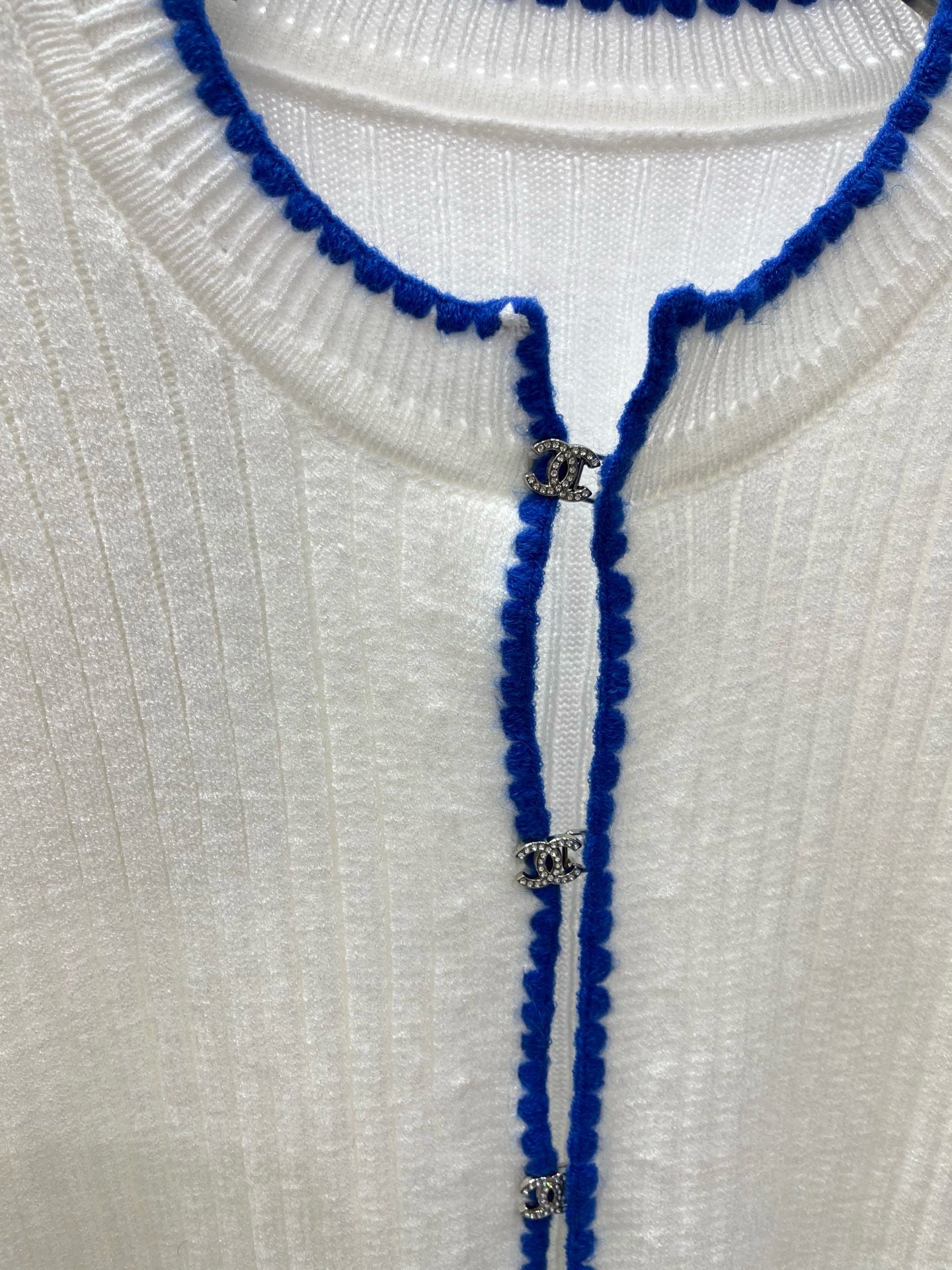 Handcrafted rope tied Xiaoxiang buttoned cardigan