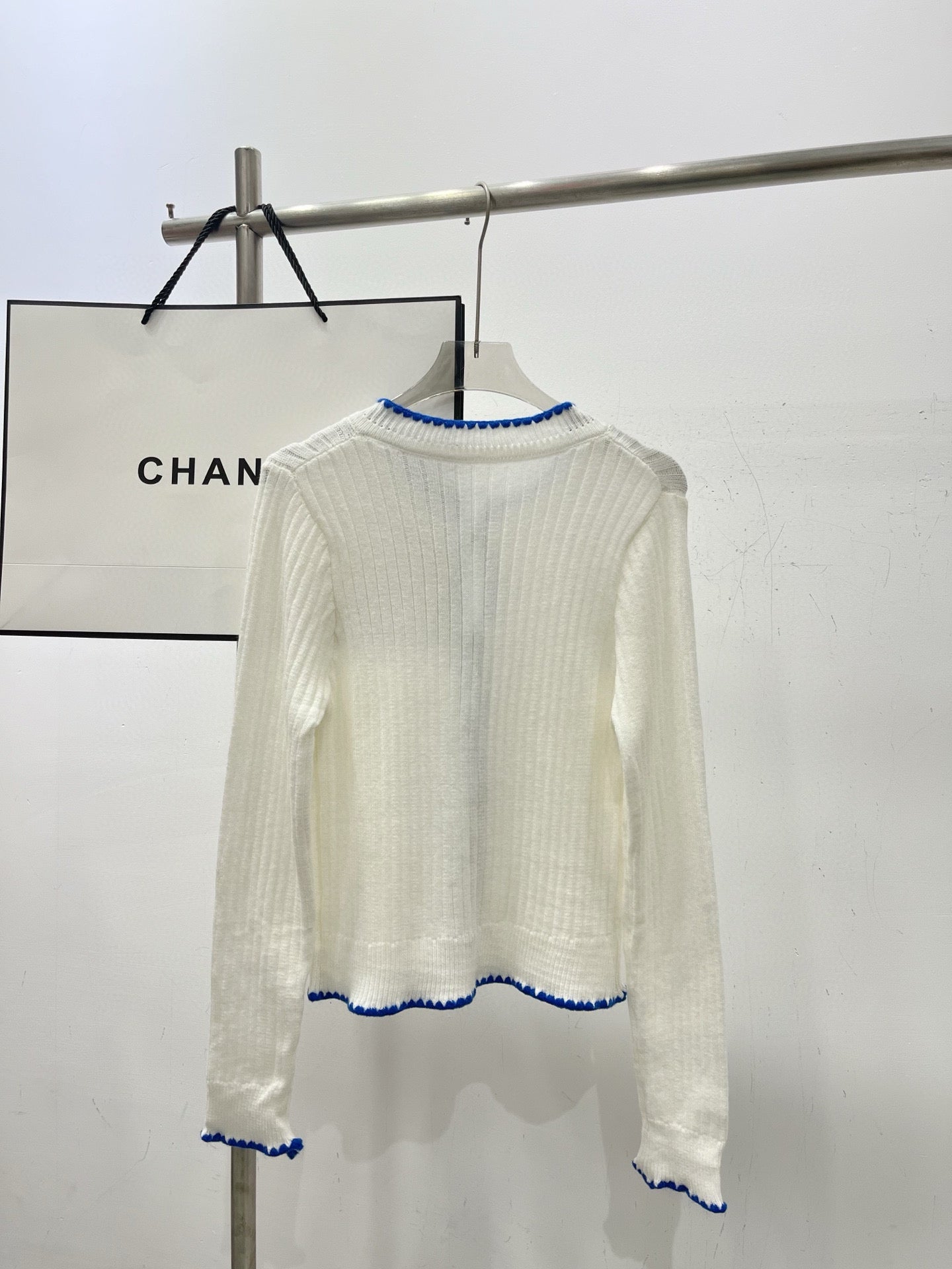 Handcrafted rope tied Xiaoxiang buttoned cardigan