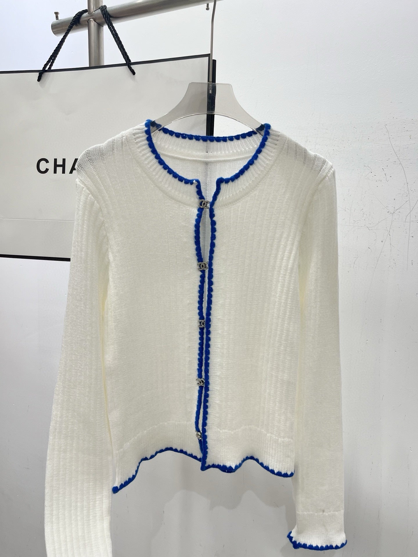 Handcrafted rope tied Xiaoxiang buttoned cardigan