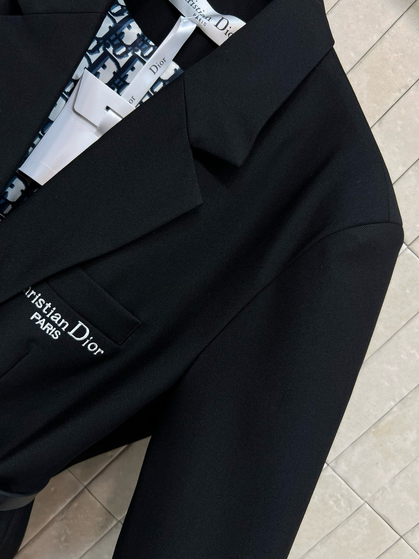 Medium to long length suit jacket