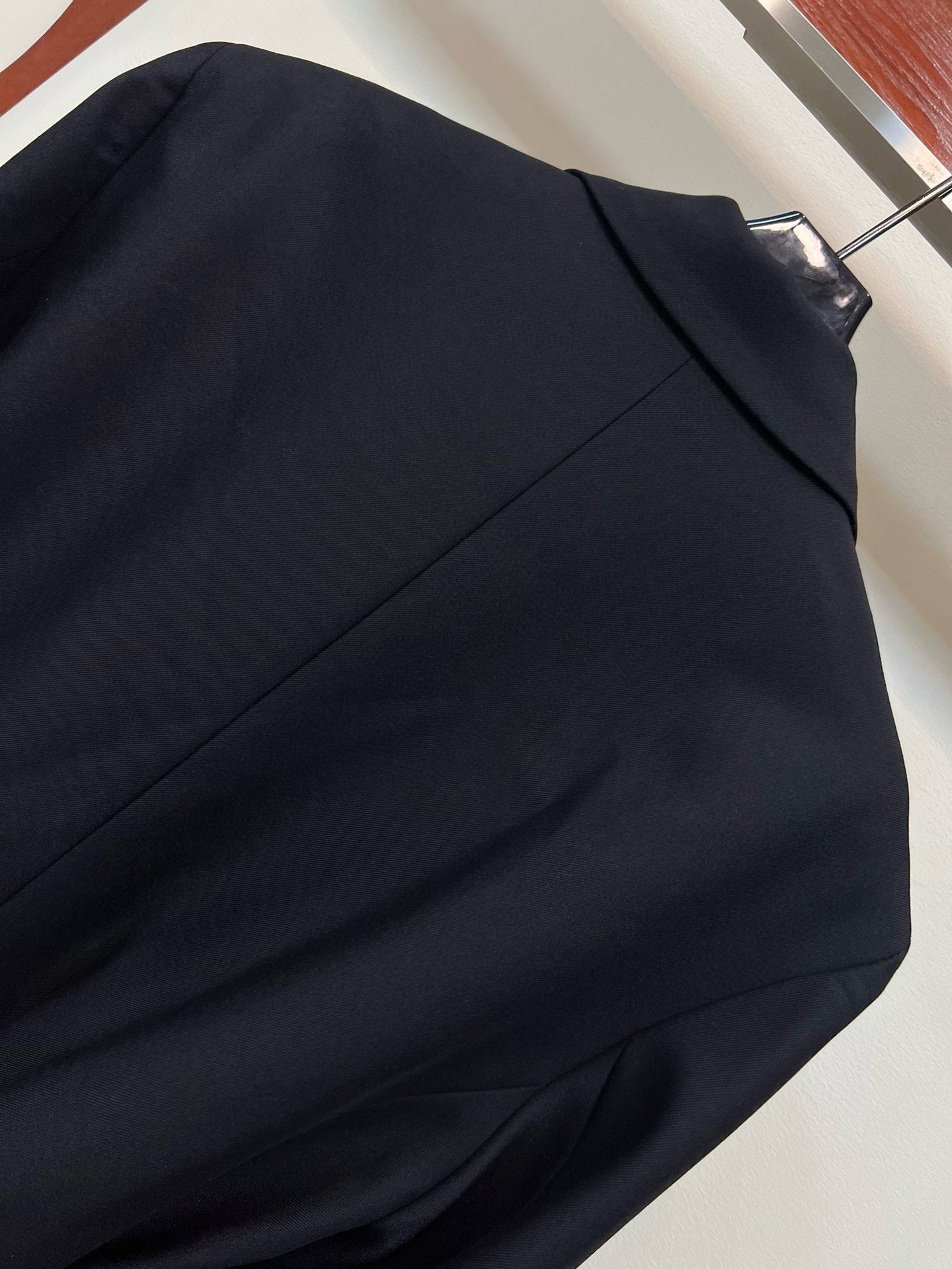 Medium to long length suit jacket