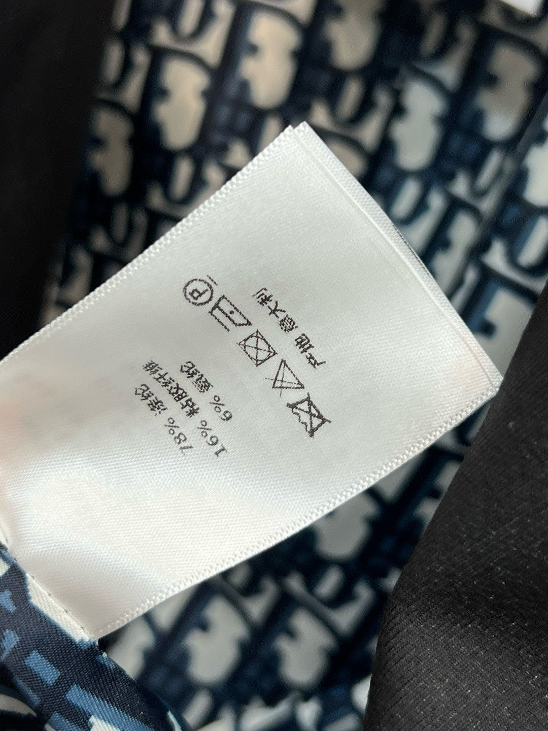 Medium to long length suit jacket