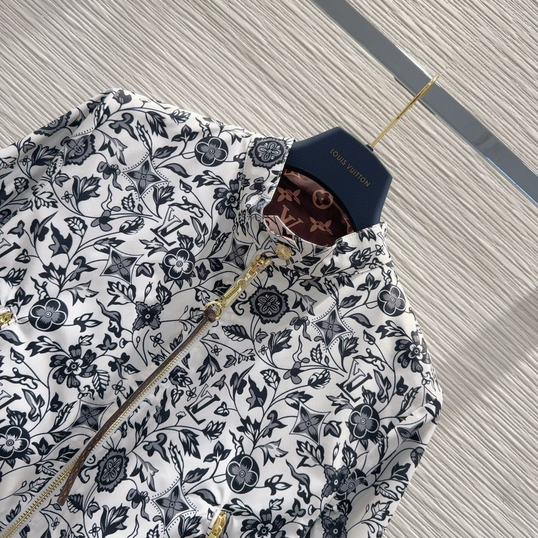 Double sided jacket