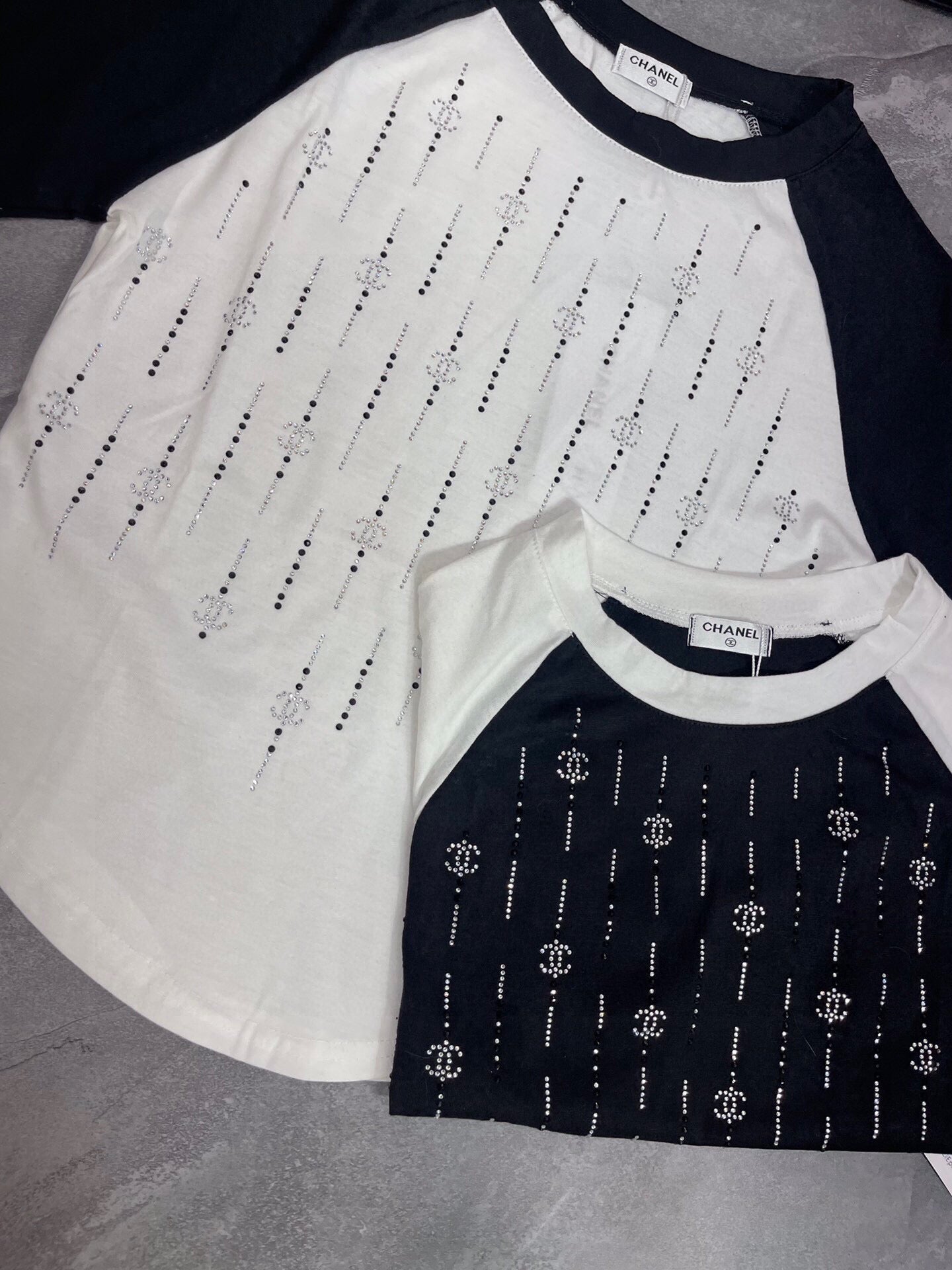 Color blocked short sleeves