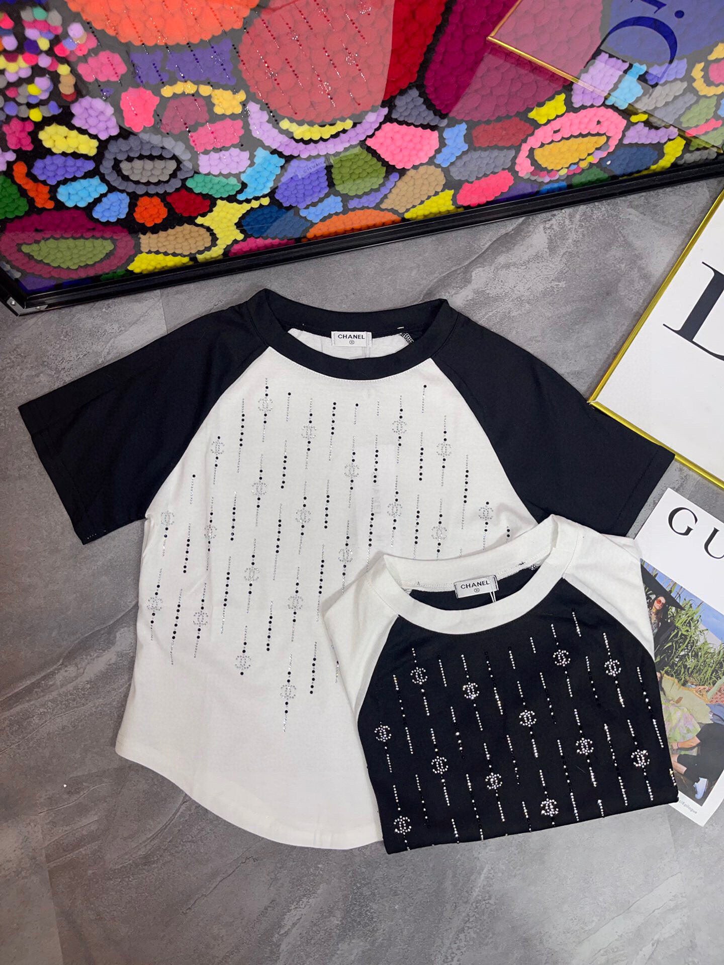 Color blocked short sleeves