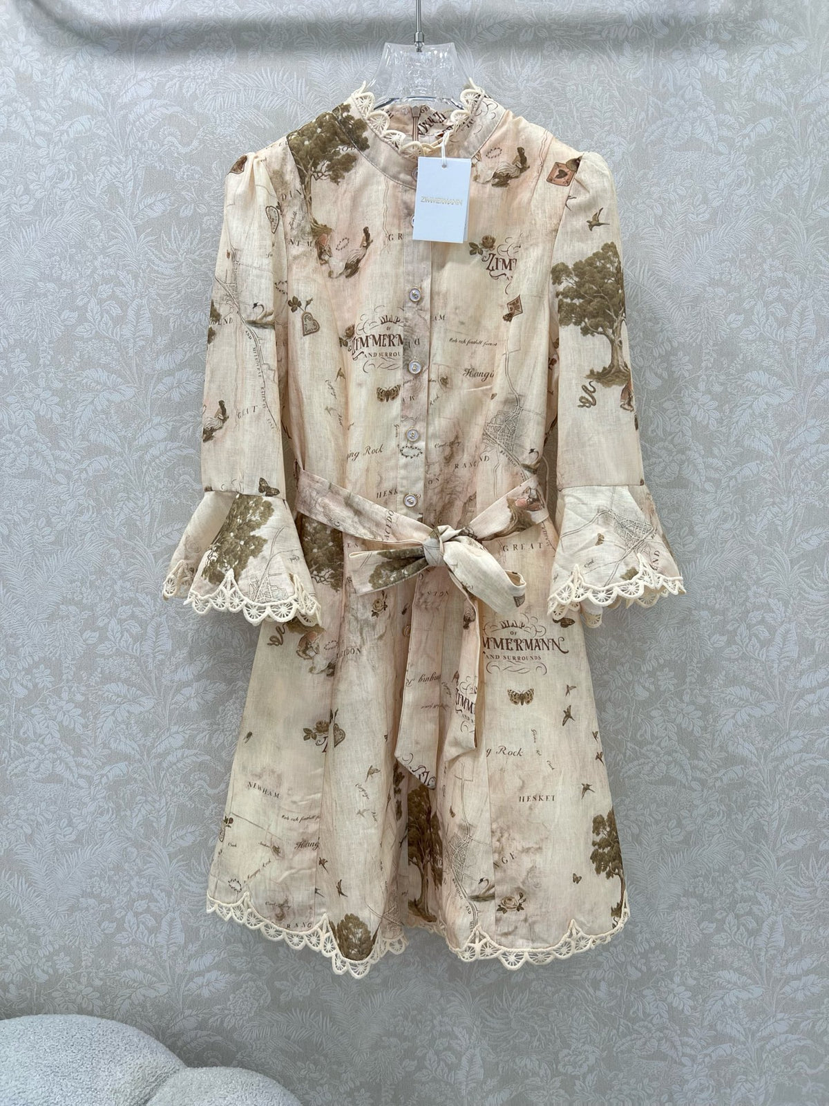 New letter printed stand up collar dress