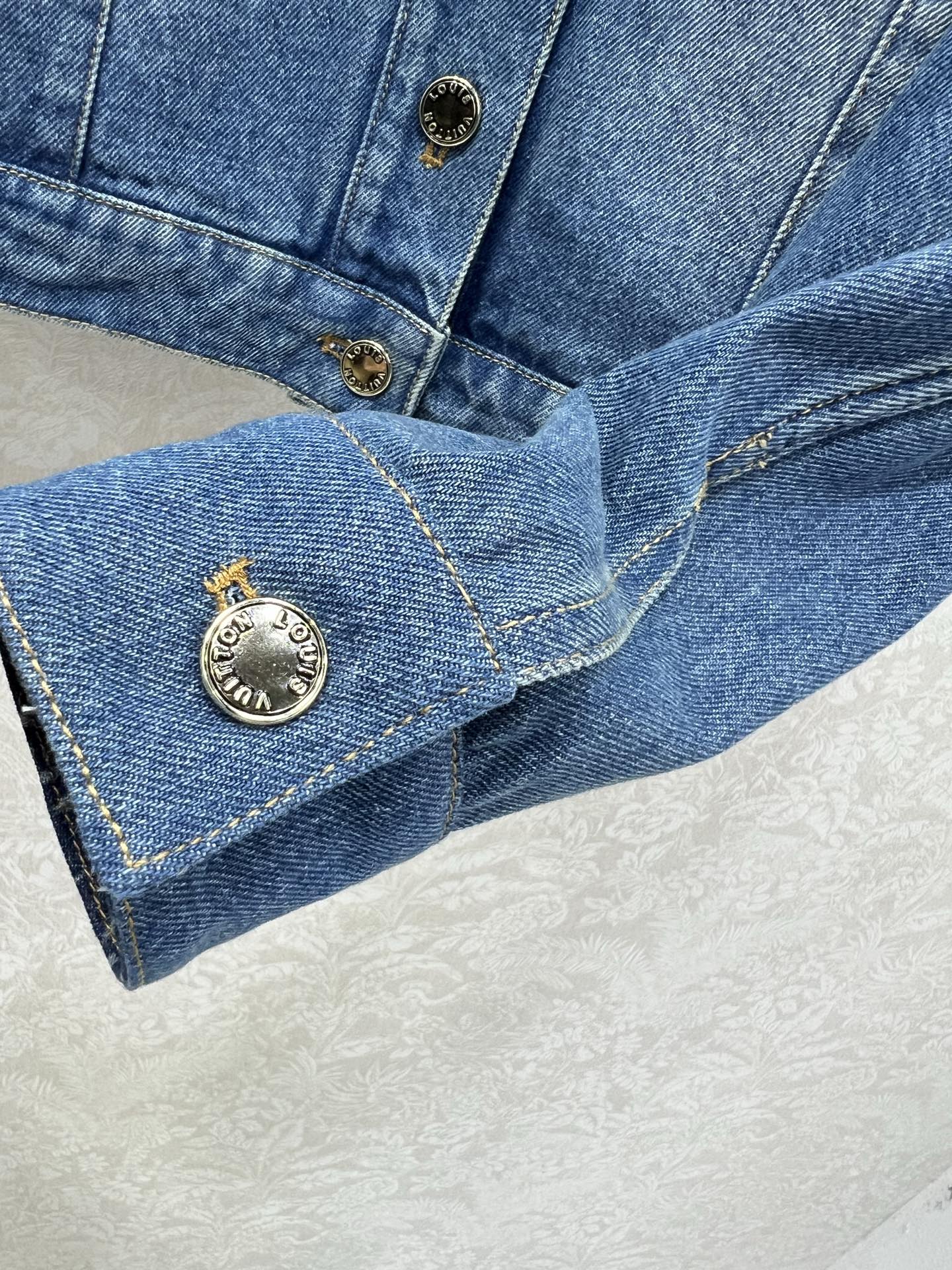 New retro washed denim jacket