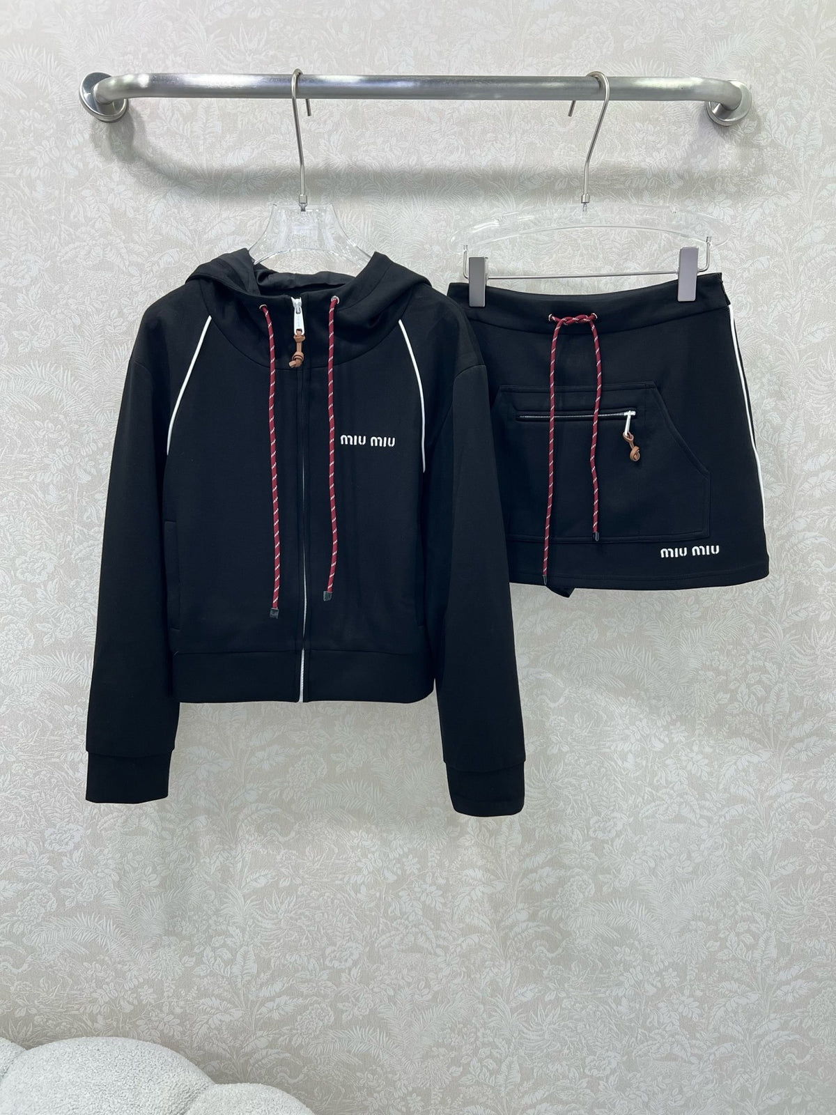 New set skirt