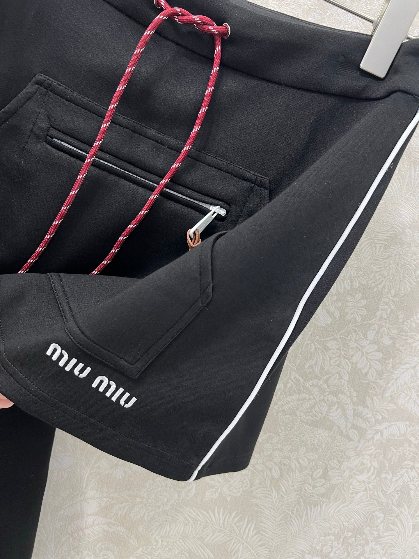 New set skirt