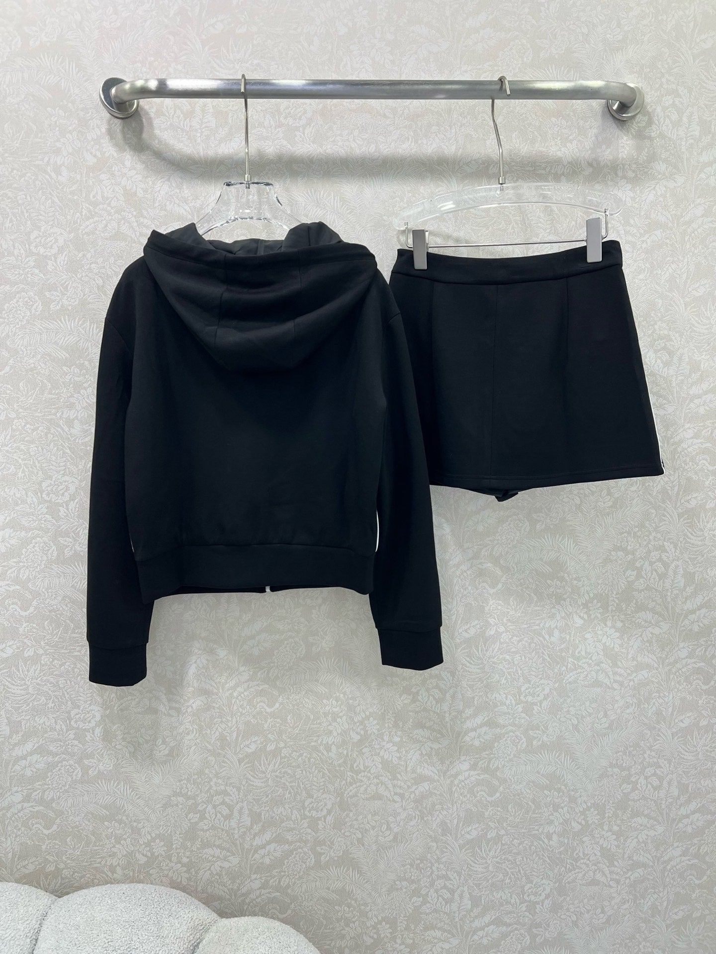 New set skirt