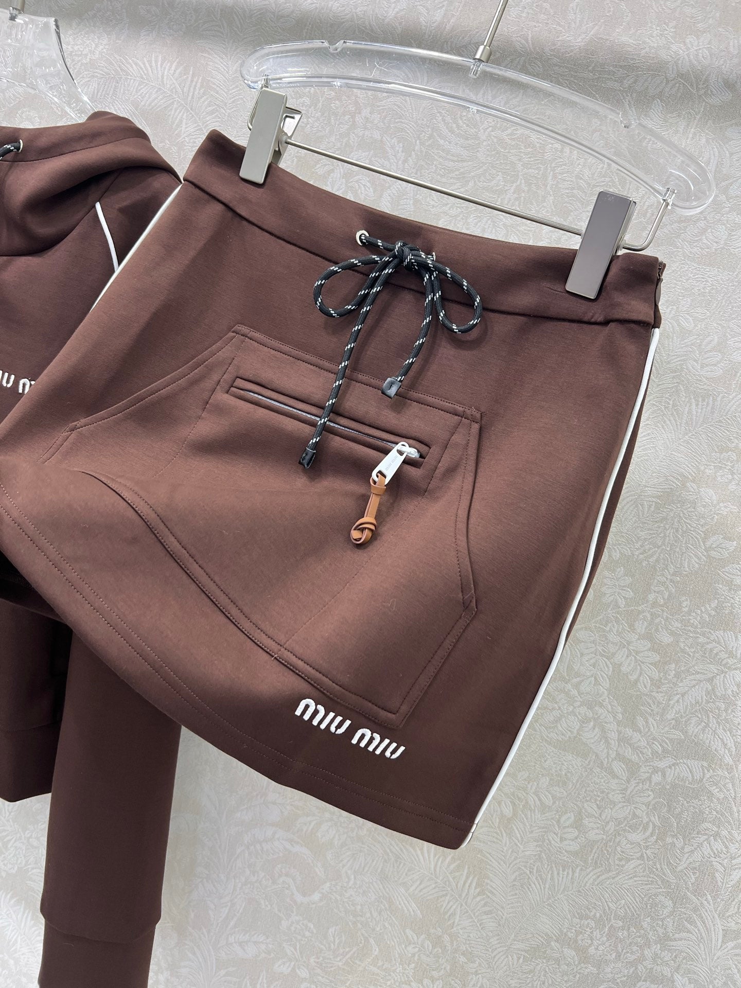 New set skirt
