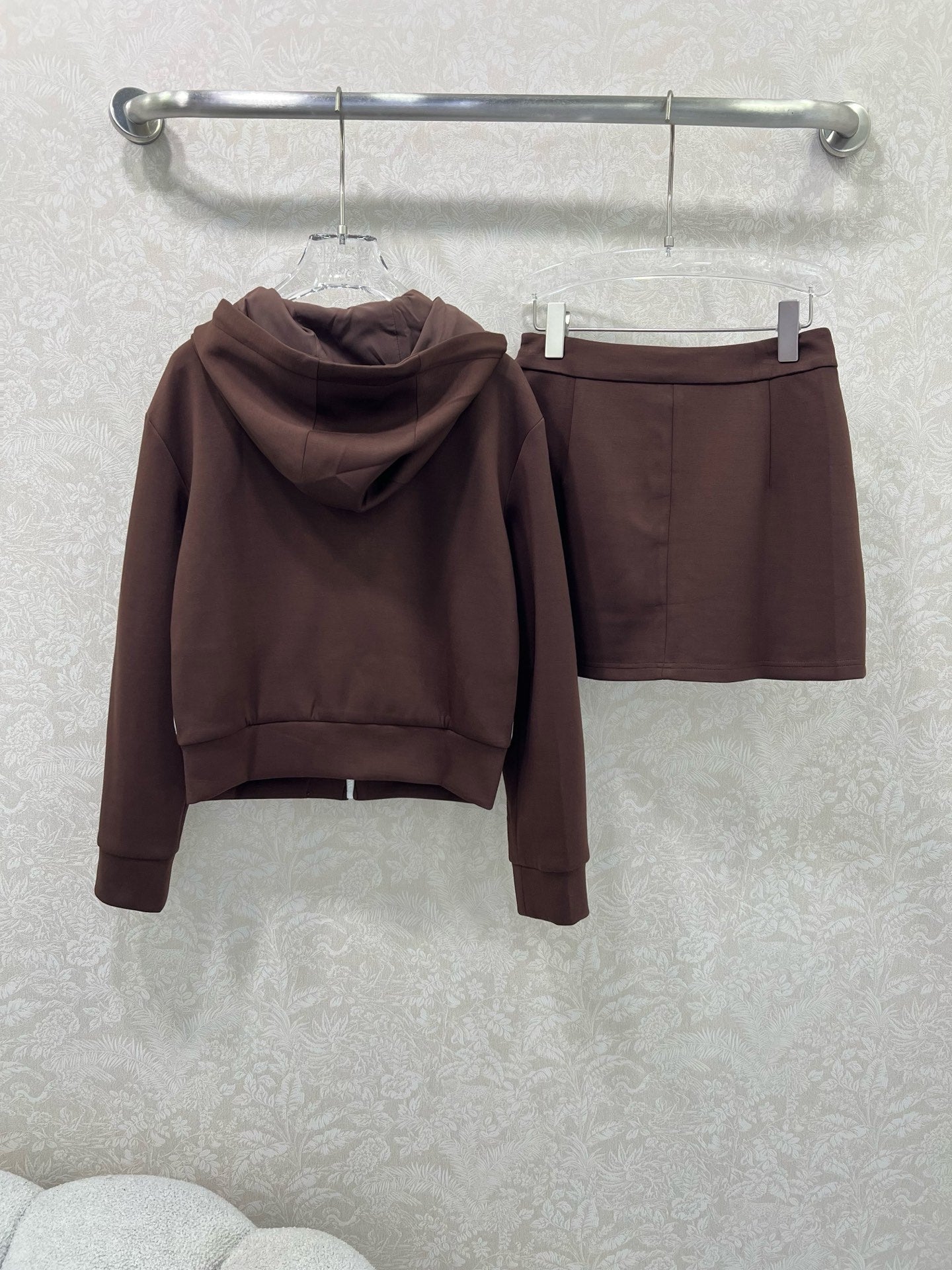 New set skirt