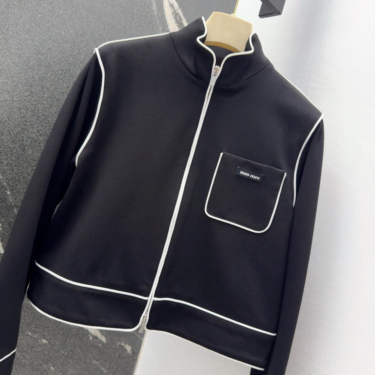 Roman cotton jacket with contrasting border design