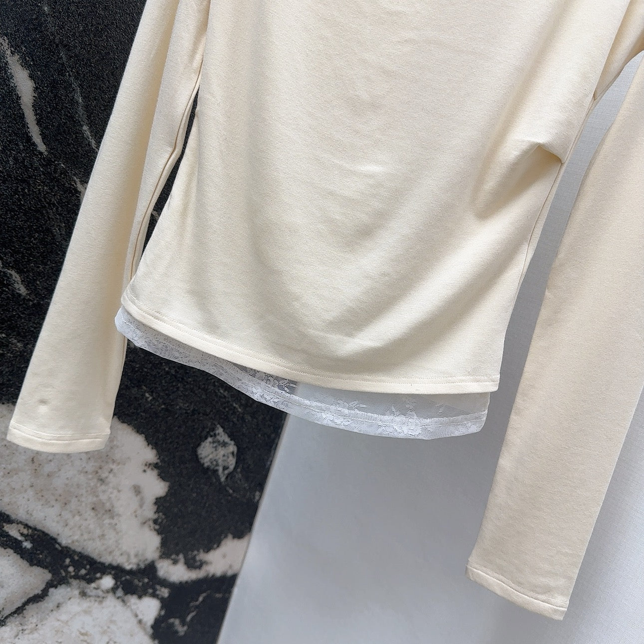 3D floral lace round neck base shirt