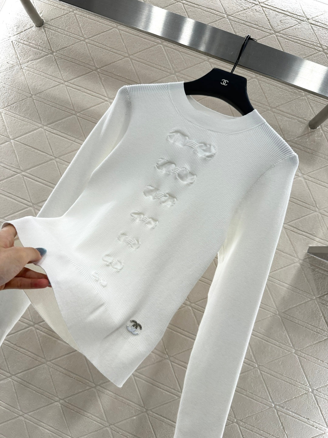 Bow tie long sleeved sweater