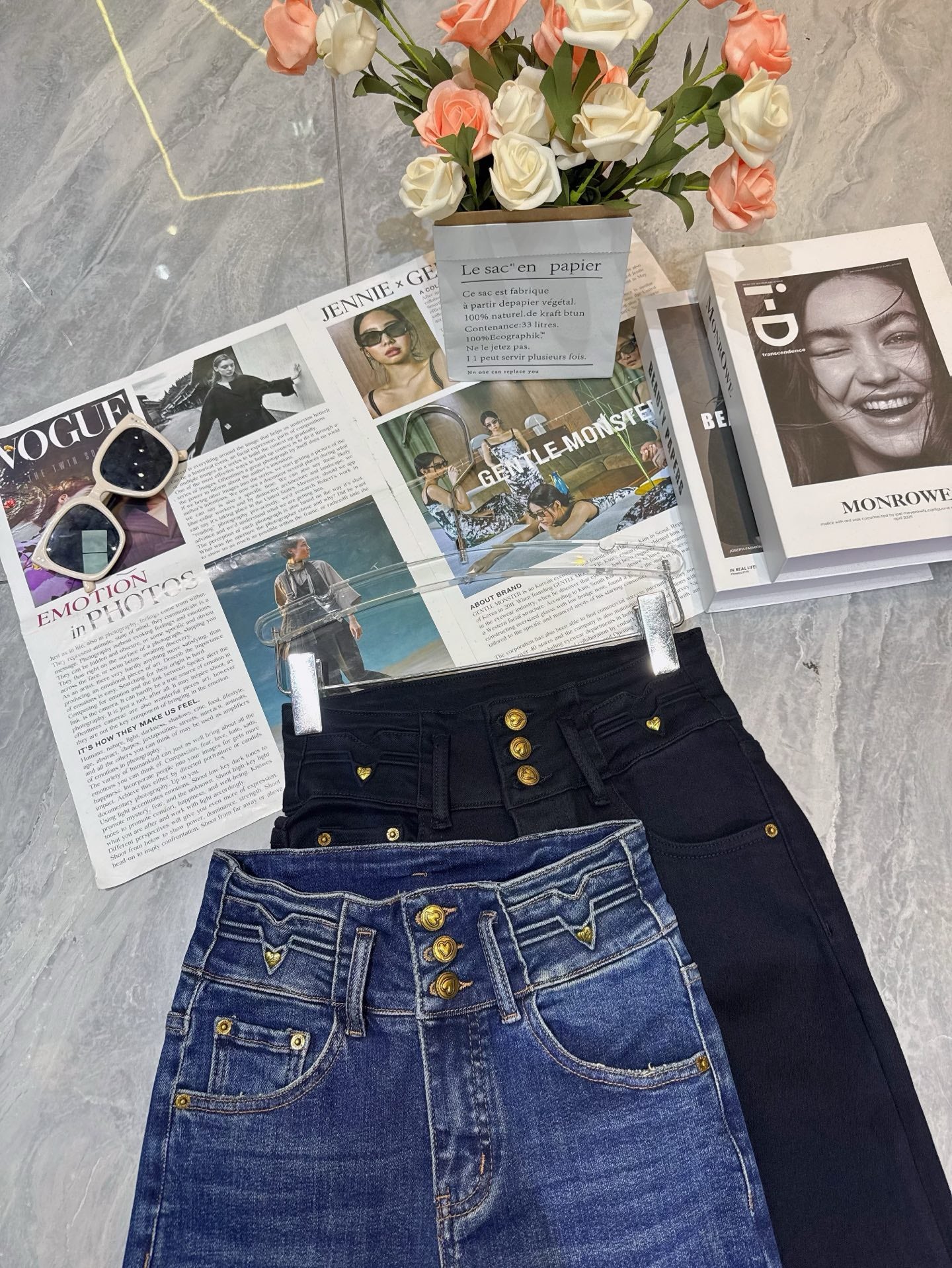 Three button small leg jeans