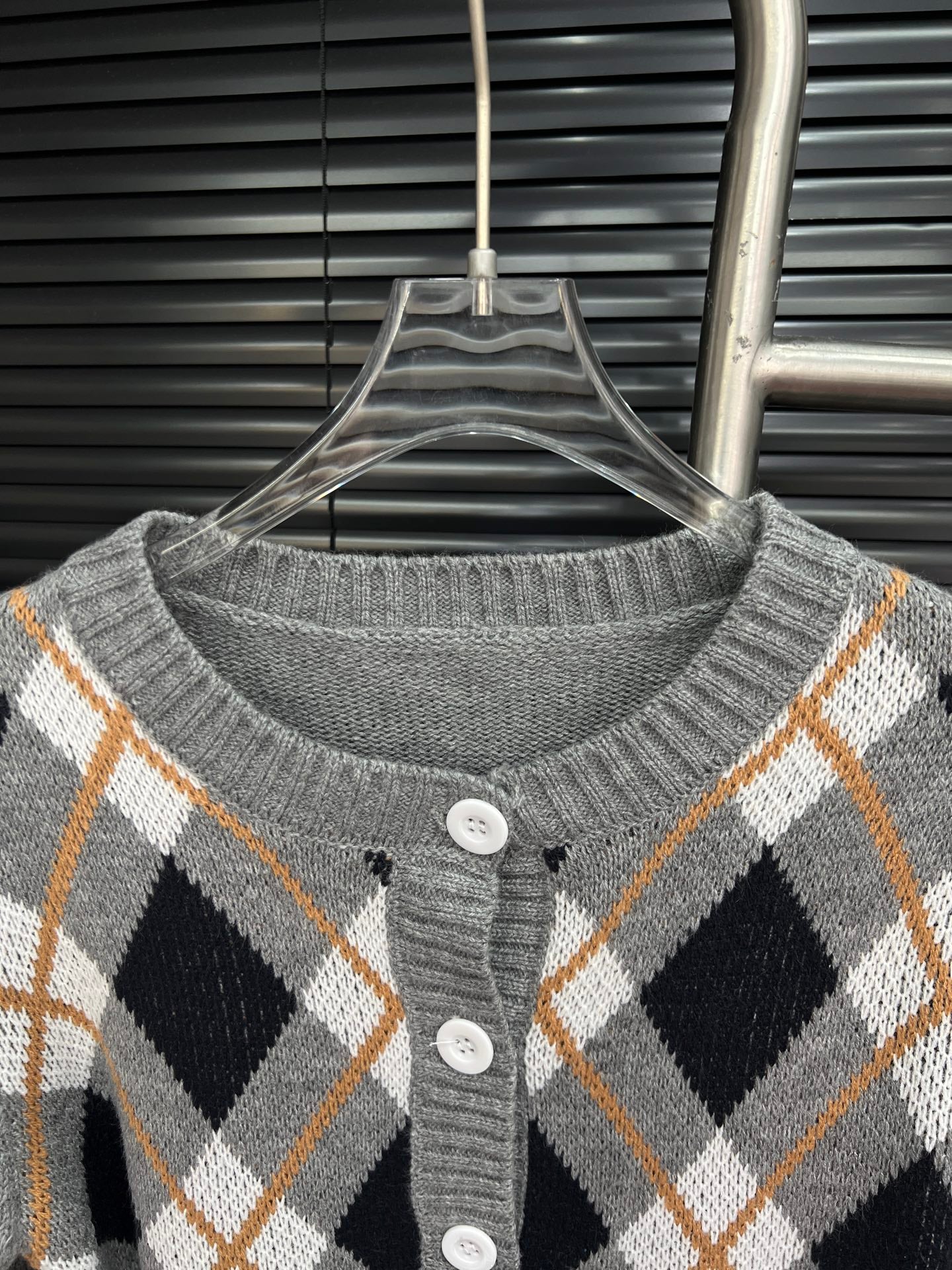 Lingge College style knitted cardigan