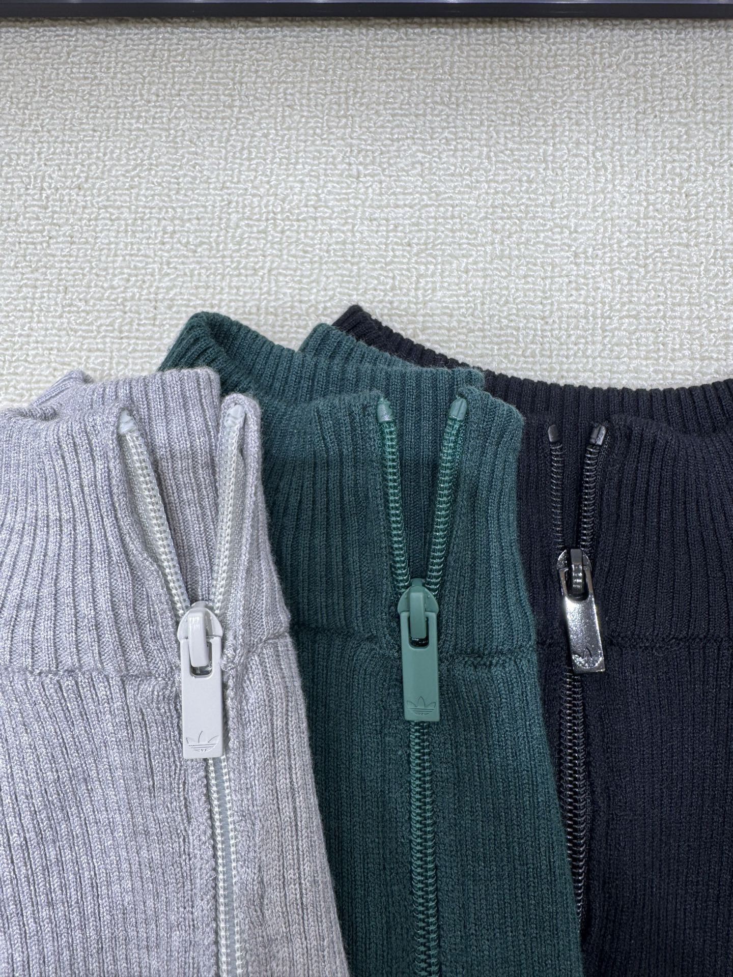 Hollow hook flower round neck knitted cardigan