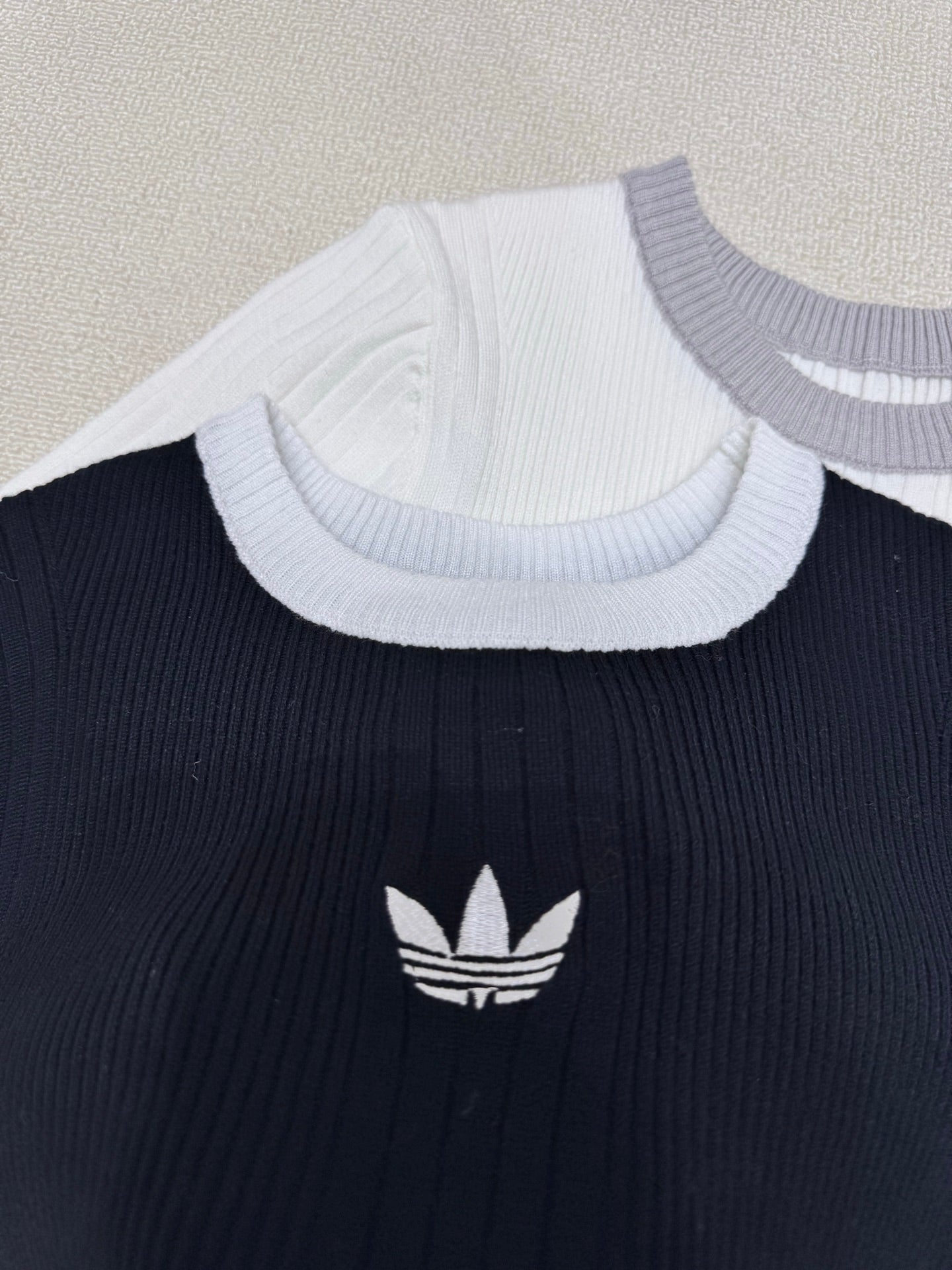 Sports and leisure knitted short sleeves