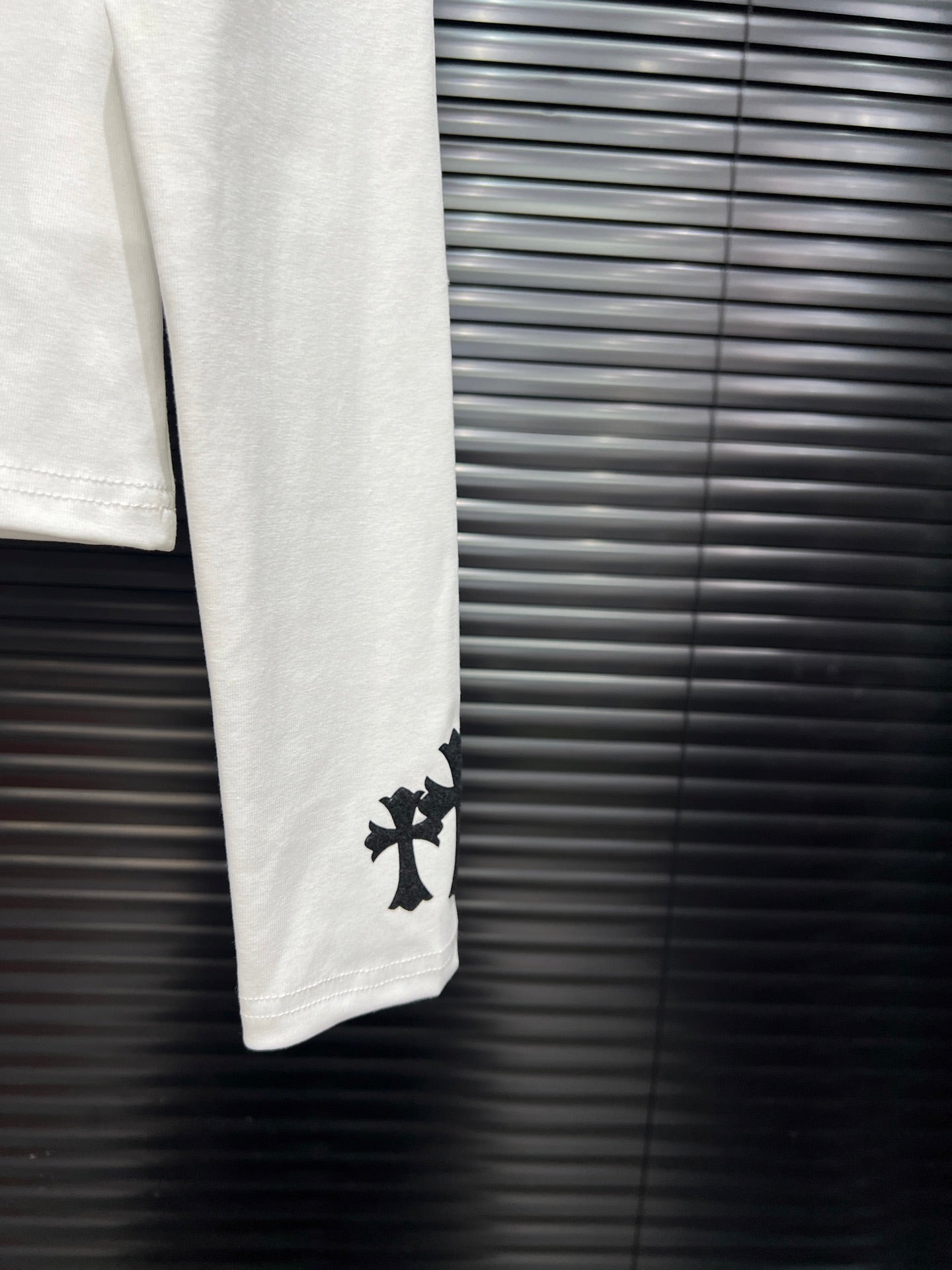 Cross cotton base long sleeved shirt